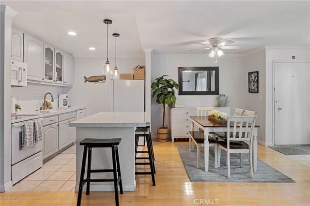 635 S Prospect Avenue 101, Redondo Beach, CA 90277