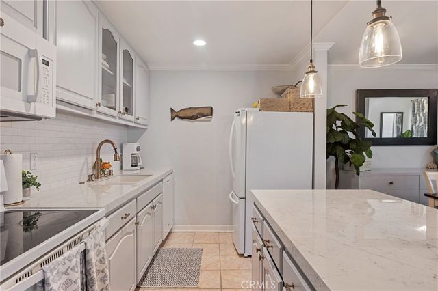 635 S Prospect Avenue 101, Redondo Beach, CA 90277