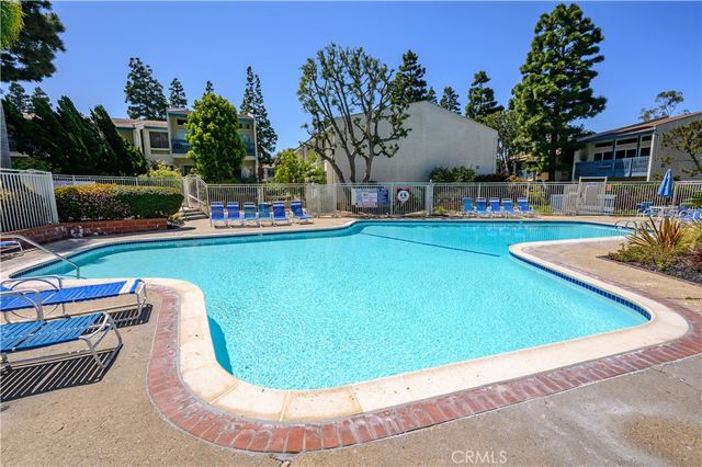 635 S Prospect Avenue 101, Redondo Beach, CA 90277