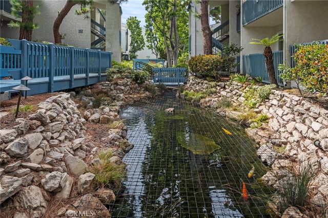 635 S Prospect Avenue 101, Redondo Beach, CA 90277