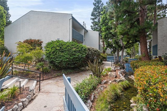 635 S Prospect Avenue 101, Redondo Beach, CA 90277