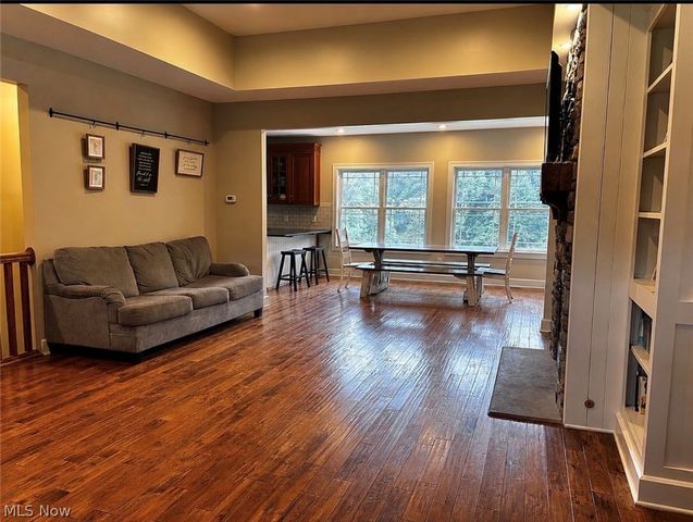 2976 Greenleaf Road, Akron, OH 44312