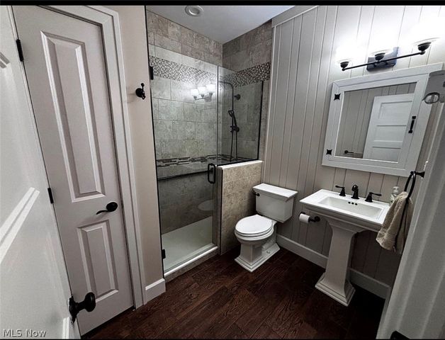 2976 Greenleaf Road, Akron, OH 44312