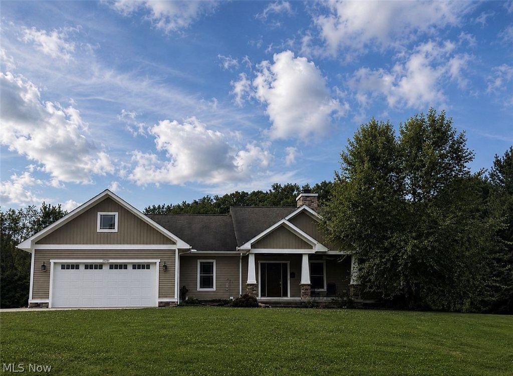 2976 Greenleaf Road, Akron, OH 44312