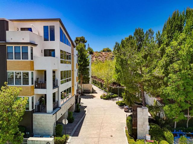 8442 Distinctive Dr., San Diego, CA 92108