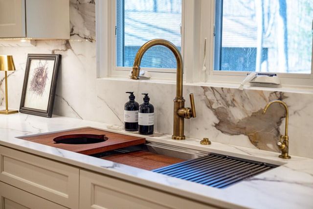 7343 Lucy Drive, Dexter, MI 48130