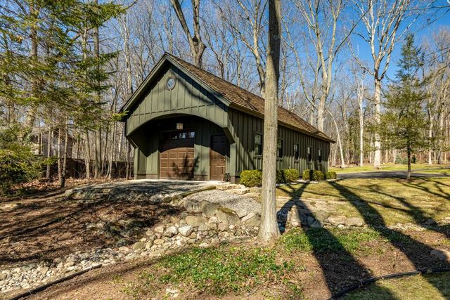 7343 Lucy Drive, Dexter, MI 48130