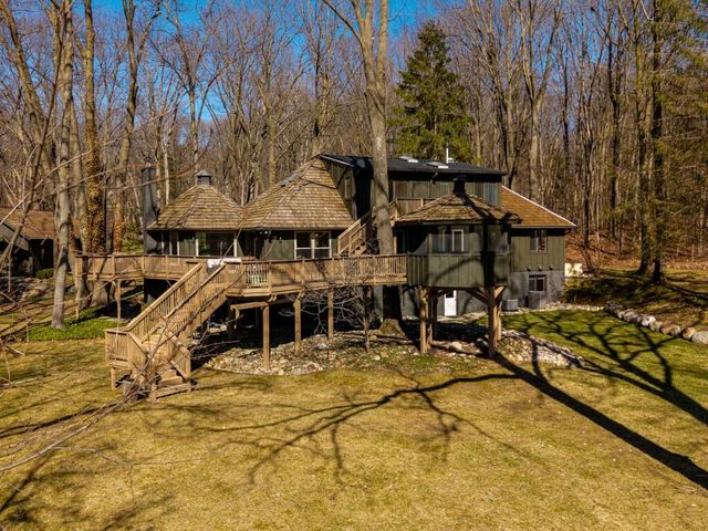 7343 Lucy Drive, Dexter, MI 48130