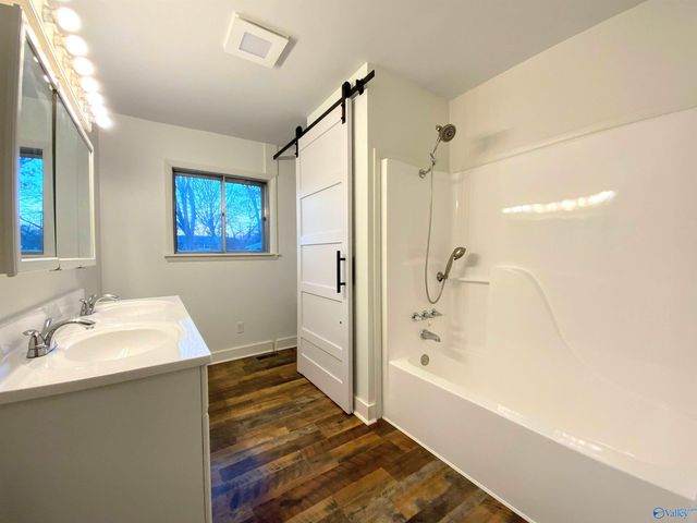 917 Speake Road NW, Huntsville, AL 35816