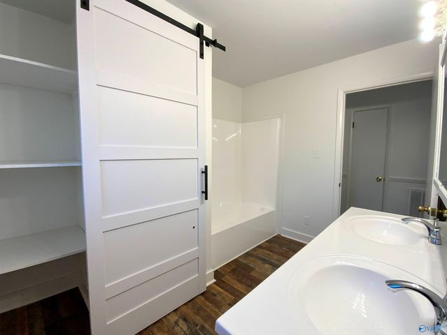 917 Speake Road NW, Huntsville, AL 35816