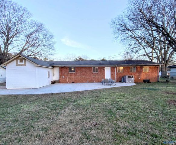 917 Speake Road NW, Huntsville, AL 35816