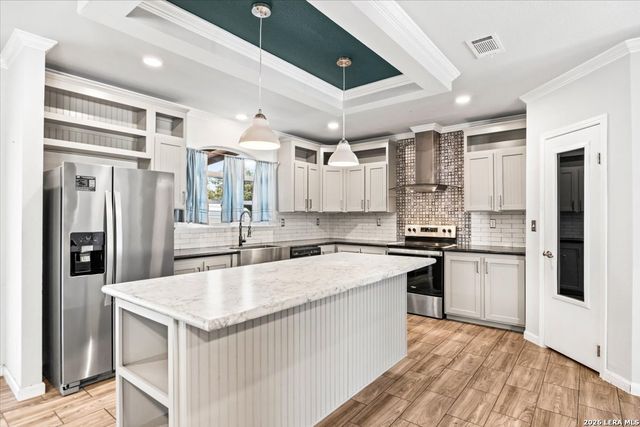 659 Private Road 1508, Bandera, TX 78003