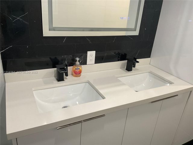 3180 S Ocean Drive 1503, Hallandale Beach, FL 33009