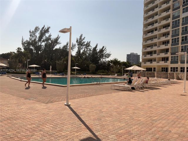 3180 S Ocean Drive 1503, Hallandale Beach, FL 33009