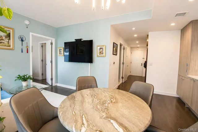 131-03 40th Road 20P, Flushing, NY 11354