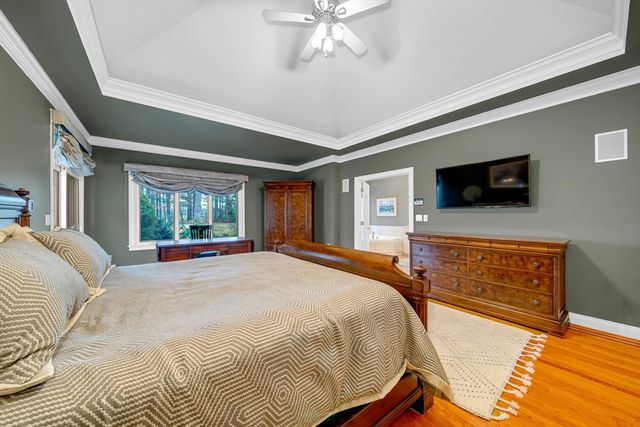 4 Andover Country Club Ln, Andover, MA 01810
