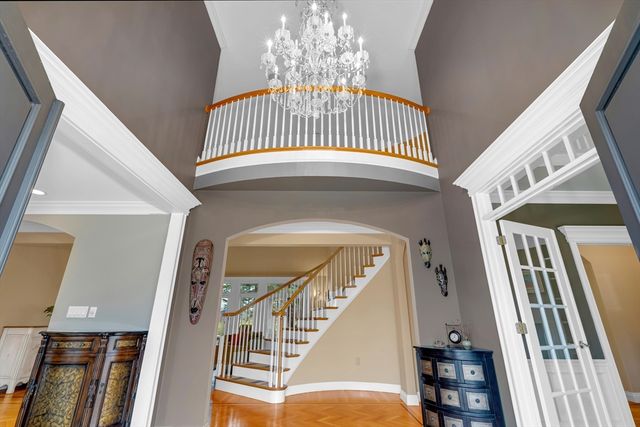 4 Andover Country Club Ln, Andover, MA 01810