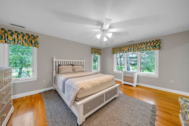 4 Andover Country Club Ln, Andover, MA 01810