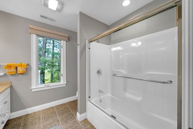 4 Andover Country Club Ln, Andover, MA 01810