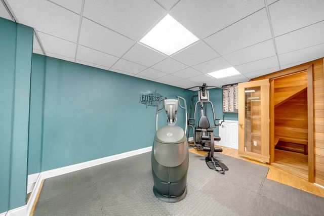 4 Andover Country Club Ln, Andover, MA 01810