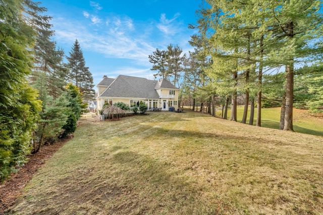 4 Andover Country Club Ln, Andover, MA 01810