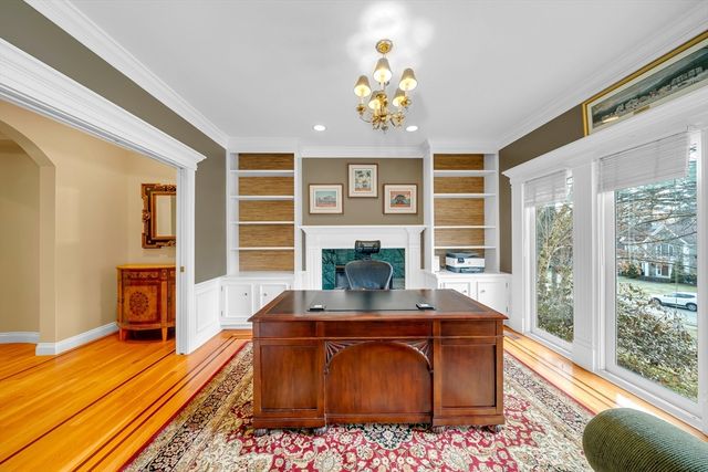 4 Andover Country Club Ln, Andover, MA 01810
