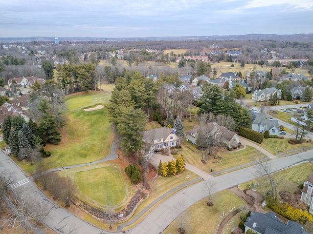 4 Andover Country Club Ln, Andover, MA 01810