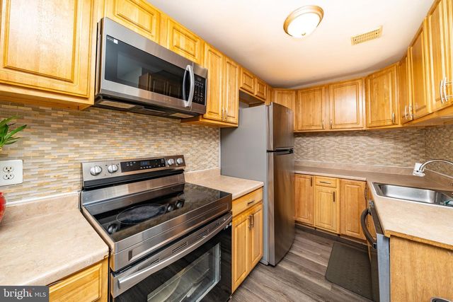 9804 BROOKRIDGE CT, Montgomery Village, MD 20886