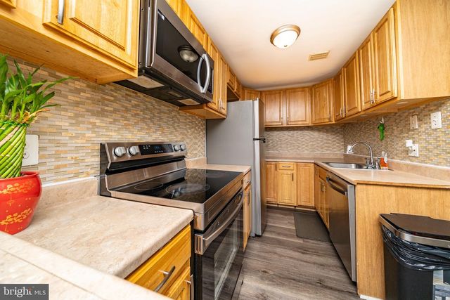 9804 BROOKRIDGE CT, Montgomery Village, MD 20886