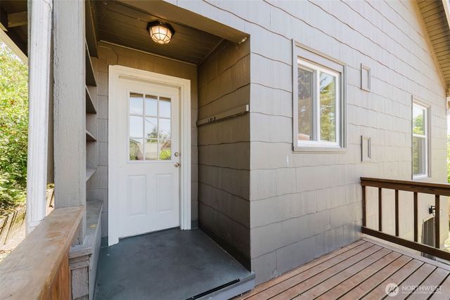 1922 4th Street, Bremerton, WA 98337