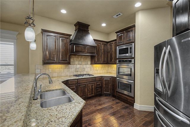 6600 Willowridge Lane, Rogers, AR 72758