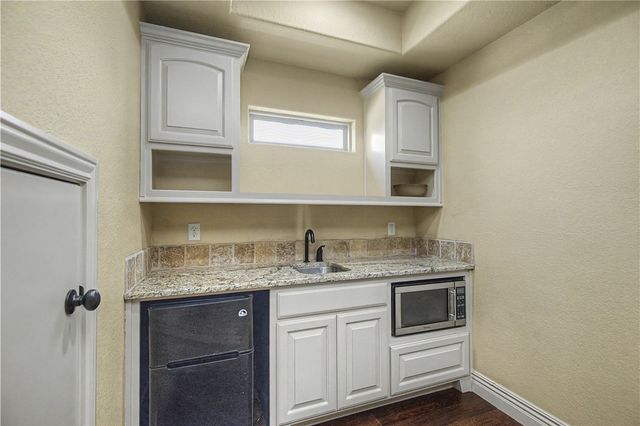6600 Willowridge Lane, Rogers, AR 72758