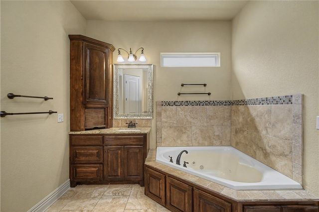 6600 Willowridge Lane, Rogers, AR 72758