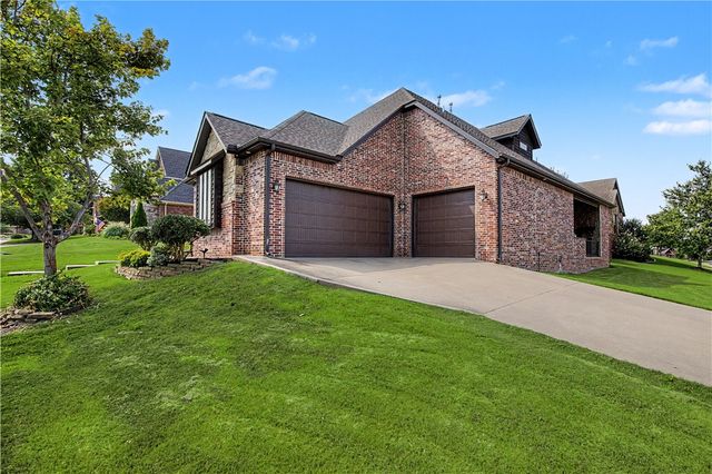 6600 Willowridge Lane, Rogers, AR 72758