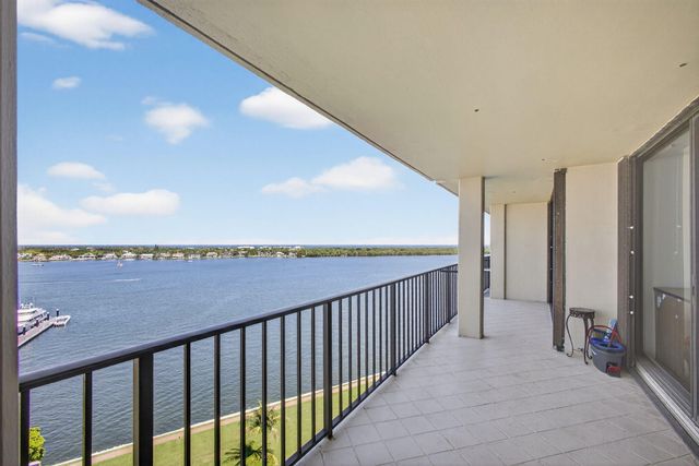 134 Lakeshore Drive T14, North Palm Beach, FL 33408