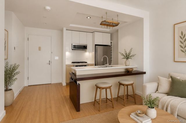 2415 Queens Plaza N 6B, Long Island City, NY 11101