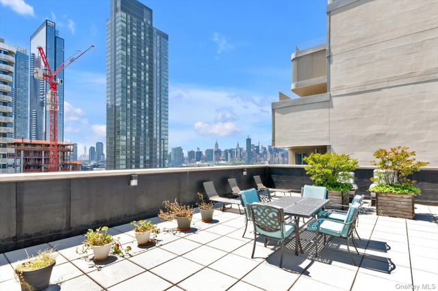 2415 Queens Plaza N 6B, Long Island City, NY 11101