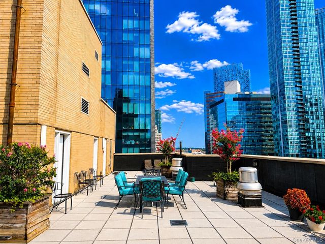 2415 Queens Plaza N 6B, Long Island City, NY 11101
