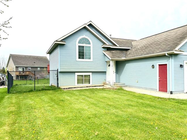 206 Charyridge Drive, Kent City, MI 49330