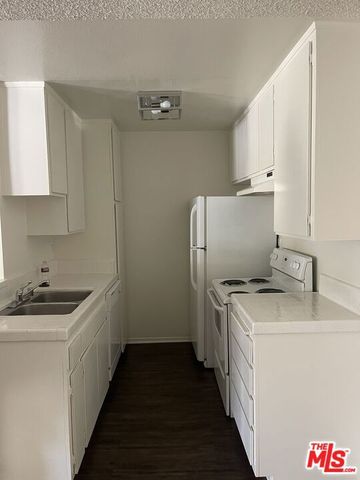 1820 S Bentley Avenue 209, Los Angeles, CA 90025