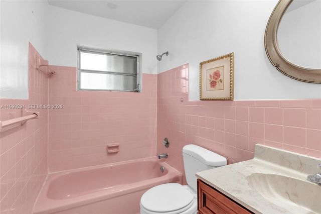 1280 NW 49th St, Deerfield Beach, FL 33064