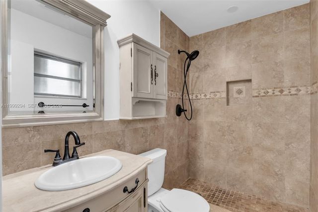 1280 NW 49th St, Deerfield Beach, FL 33064