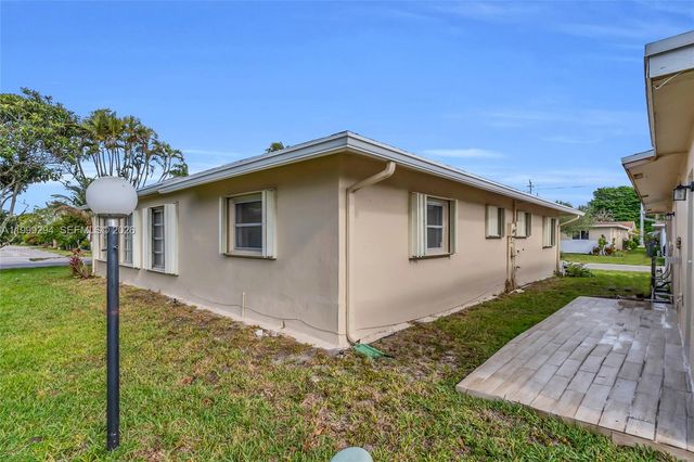 1280 NW 49th St, Deerfield Beach, FL 33064