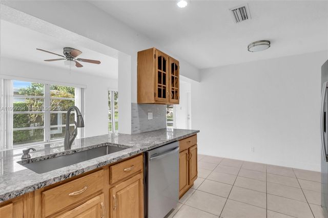 1280 NW 49th St, Deerfield Beach, FL 33064