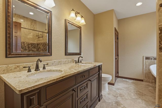 24716 TRIPLE M RANCH RD, Hermosa, SD 57744