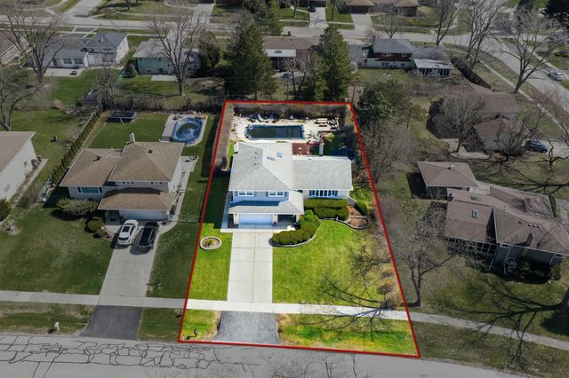 715 Pinecroft Drive, Roselle, IL 60172