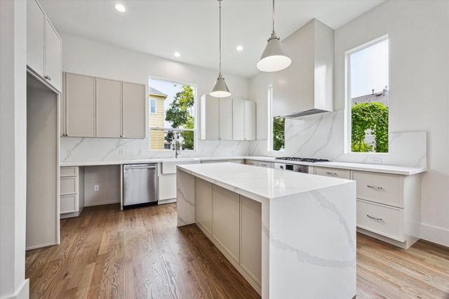 4229 Gibson Street, Houston, TX 77007