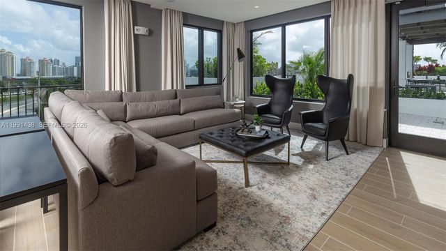 19401 W Dixie Hwy 206, Miami, FL 33180