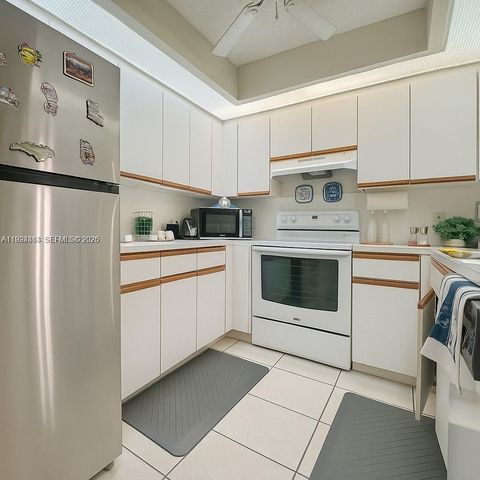 12500 SW 5th Ct 112M, Pembroke Pines, FL 33027