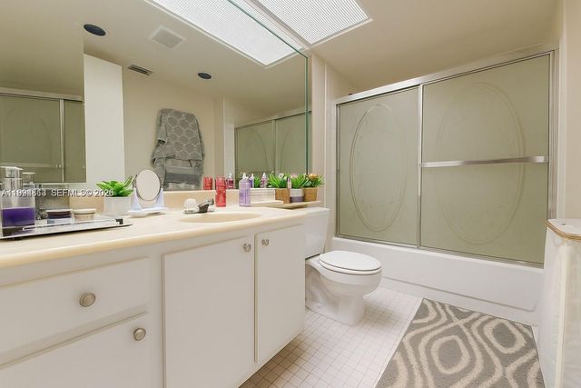 12500 SW 5th Ct 112M, Pembroke Pines, FL 33027